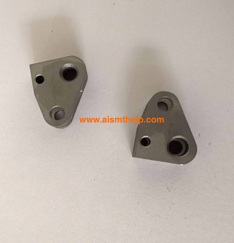 Universal  14084000	CLAMP UIC part